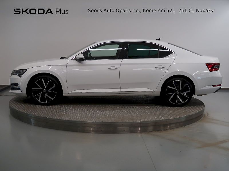 Škoda Superb (2024) LAURIN&KLEMENT 2.0TDI 147KW 4x - fotka 3 z 43