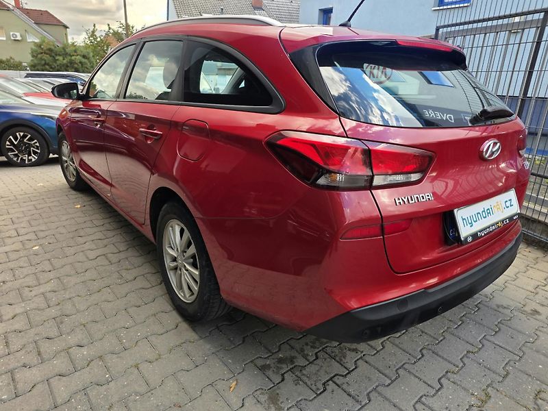 Hyundai i30 1.0-KLIMA-ISOFIX-TEMPOMAT - fotka 9 z 11
