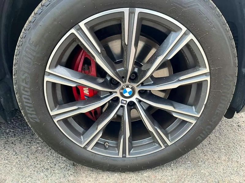 BMW X5 (2024) Auto na cestě - fotka 8 z 15
