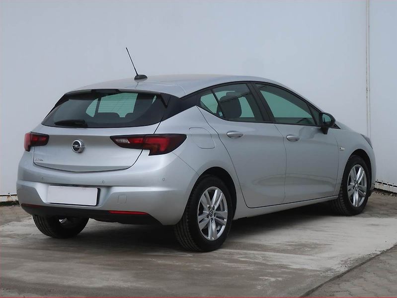 Opel Astra (2021) 1.2 Turbo, Navi, Tempomat - fotka 5 z 14