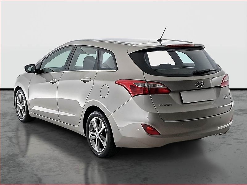Hyundai i30 (2015) Weekend 1.6 GDI, Serv.kniha - fotka 4 z 19