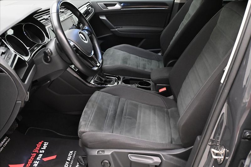 Volkswagen Touran 2,0 TDI 110 KW DSG 7 MÍST Záru - fotka 14 z 34