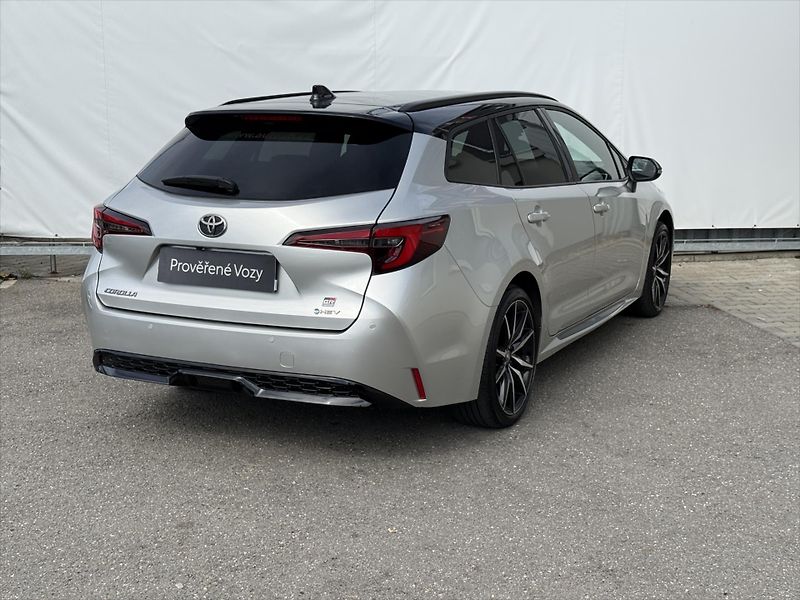 Toyota Corolla 2,0 GR sport - fotka 4 z 21