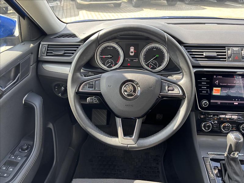Škoda Superb 2,0 TDI 110kW Style DSG - fotka 18 z 47