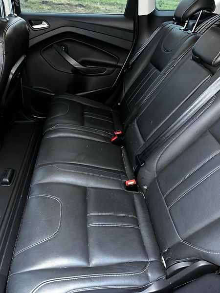 Ford Kuga (2013) - fotka 6 z 6