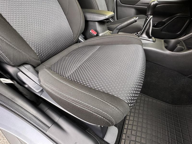 Mitsubishi Outlander (2016) 2.0/110kW *1.Maj *TZ *4x2  - fotka 17 z 34
