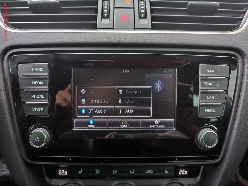 Škoda Octavia (2014) 2.0 TDi, Bixen, navi, park - fotka 10 z 21