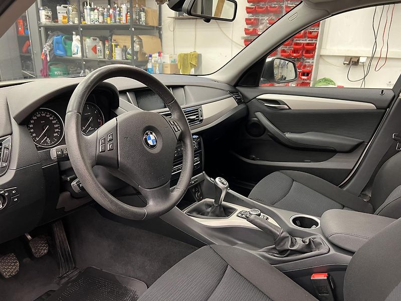 BMW X1 E84 18D 2.0D 105kW - fotka 6 z 15