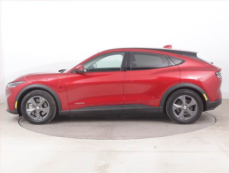 Ford Mustang Mach-E (2021) Standard Range RWD, SoH 92% - fotka 3 z 18