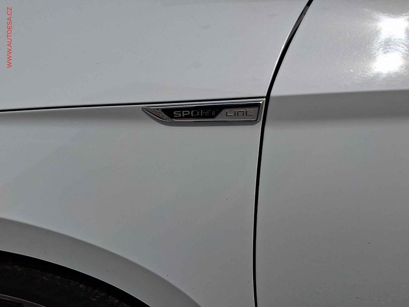 Škoda Superb (2017) 2.0 TDi, ČR, SportLine, DSG - fotka 27 z 29