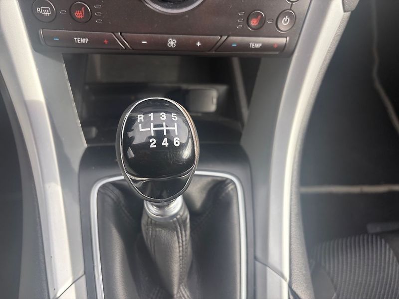 Ford Mondeo Titanium Top výbava po velkém - fotka 13 z 18