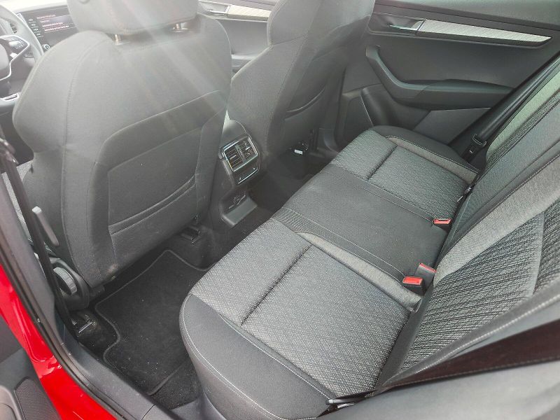 Škoda Karoq (2025) TOP SELECT TD 110/2.0 A7A 4x4 - fotka 28 z 35
