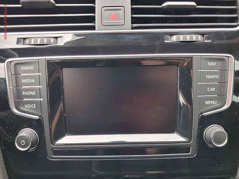 Volkswagen Golf (2014) 2.0TDi, Highline, navi - fotka 14 z 18