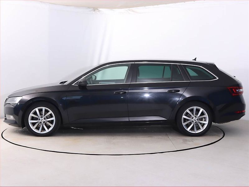 Škoda Superb (2017) 2.0 TDI, Serv.kniha, Kůže - fotka 3 z 19