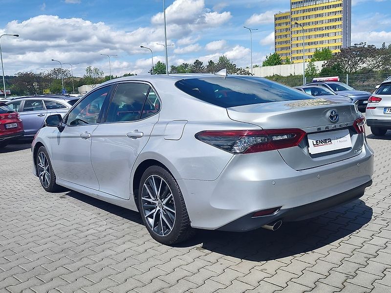 Toyota Camry 2.5 HEV/160kW Executive e-CVT - fotka 7 z 35