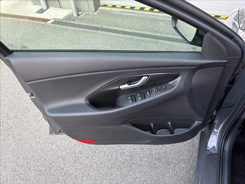 Hyundai i30 1,0 T-GDI DCT  WG FL Style - fotka 8 z 25
