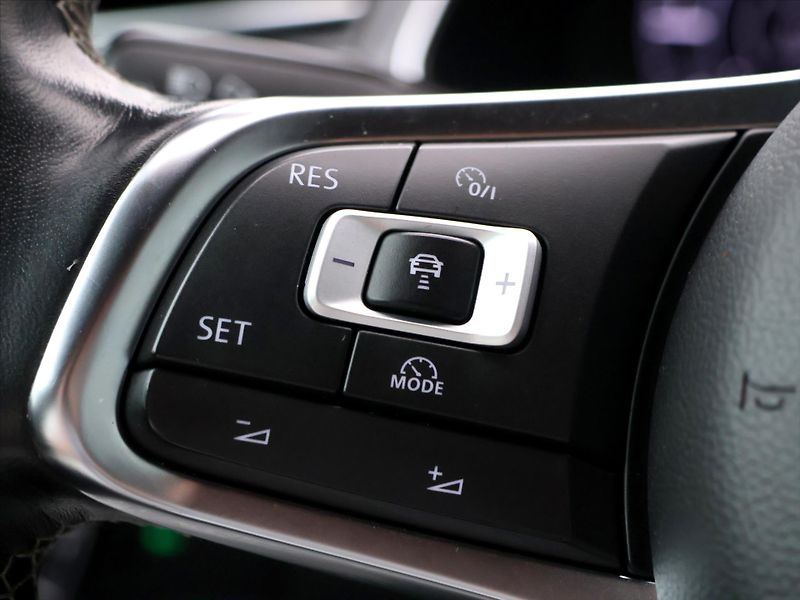 Volkswagen Arteon 2,0 TDI 176kW 4x4 R-Line CZ - fotka 19 z 33