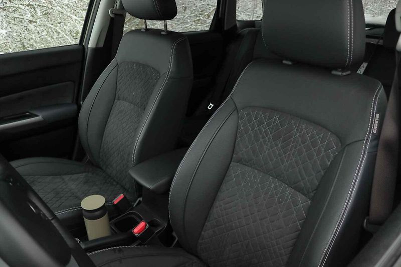 Suzuki Vitara je malé, ale schopné SUV. Prvky ze staré školy budou pro leckoho výhodou.