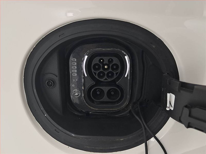 Fiat 500e (2021) 42 kWh, SoH 94%, Automat - fotka 18 z 18