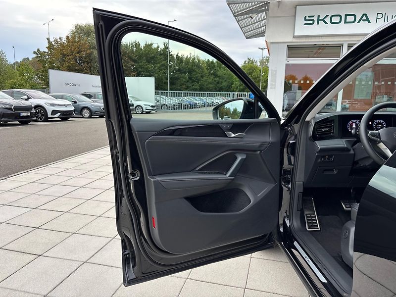 Volkswagen Tiguan Life 2,0 TDI 110 kW GOAL - fotka 23 z 30