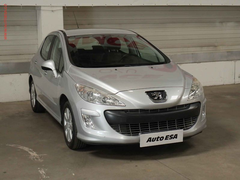 Peugeot 308 (2007) 1.6i, AC - fotka 1 z 15