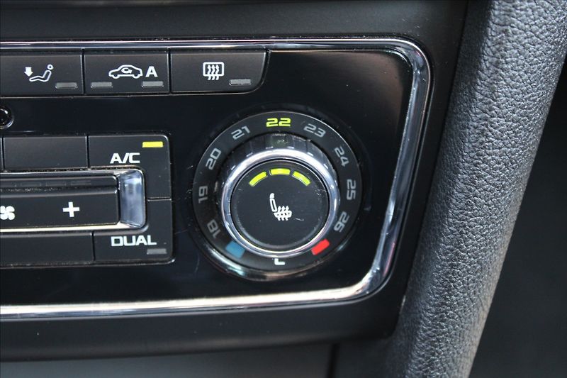 Škoda Superb 2,0 TDI  ELEGANCE,ROZVODY - fotka 21 z 33