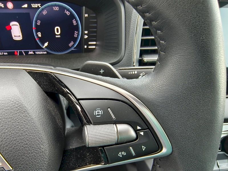 Škoda Karoq (2025) TOP SELECT TD 110/2.0 A7A 4x4 - fotka 15 z 35