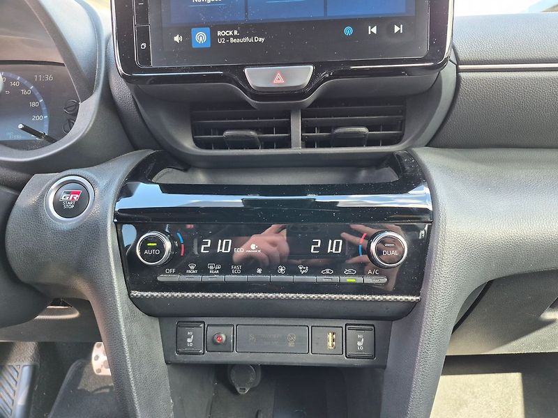 Toyota Yaris Cross GR SPORT 1,5 Hybrid 85KW - fotka 13 z 19