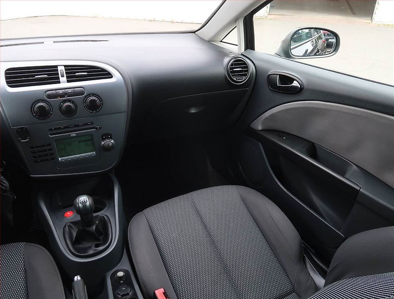 Seat Leon (2007) Reference 1.9 TDI, po STK - fotka 8 z 17