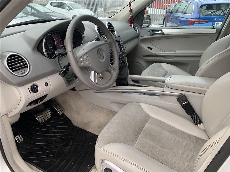 Mercedes-Benz Třídy M 4,0 CDI - fotka 11 z 21