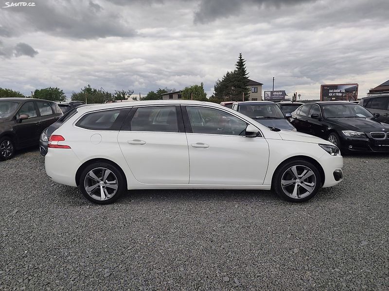 Peugeot 308 (2015) - fotka 7 z 40