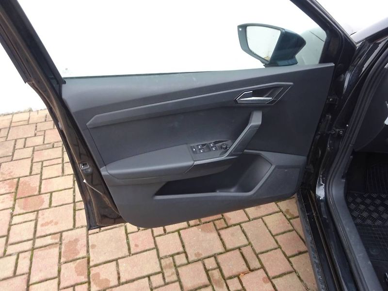 Seat Arona (2022) 1,0TSi / 81kW Style DSG - fotka 24 z 25