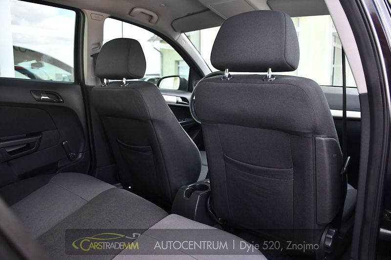 Opel Astra SW 1.6i SPORT A/C  - fotka 18 z 42