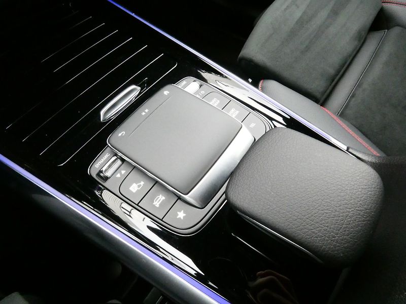 Mercedes-Benz GLA (2020) 200d - fotka 26 z 30