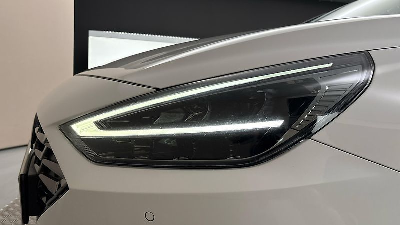 Hyundai i30 1.5 T-GDI Smart Kombi - fotka 17 z 23