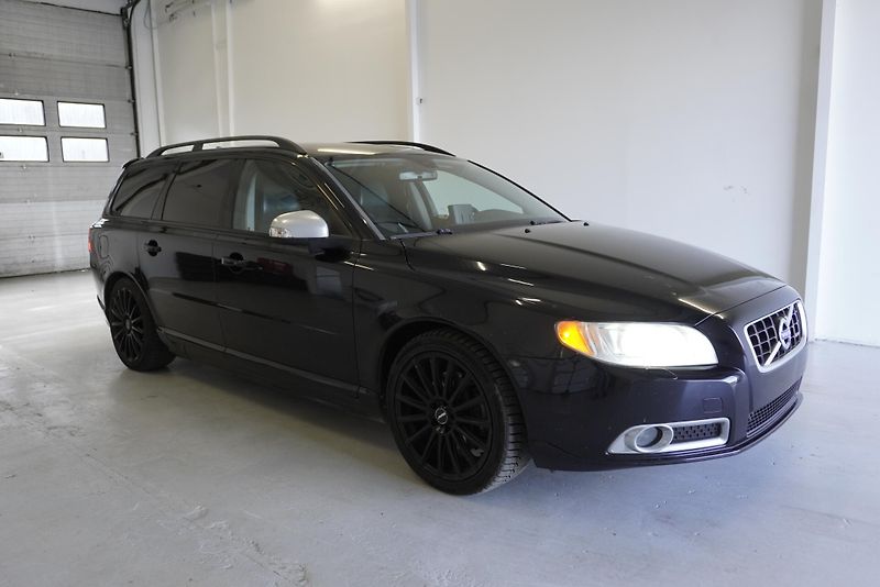 Volvo V70 T6 R-DESIGN 4WD AUT. - fotka 3 z 28