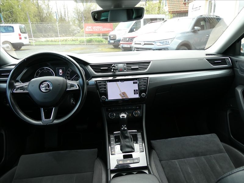 Škoda Superb 2,0 TDi STYLE DSG, 2x kola, ČR - fotka 27 z 43