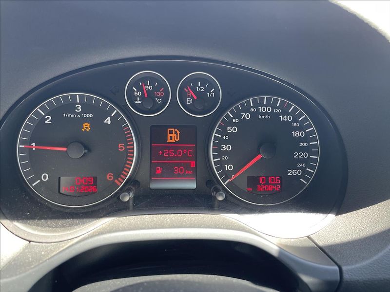 Audi A3 2,0 TDi 103kW*S-line*servis - fotka 27 z 47