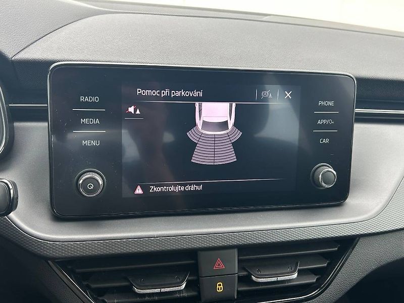 Škoda Scala Ambition 6MP 1,0TSI - fotka 16 z 22