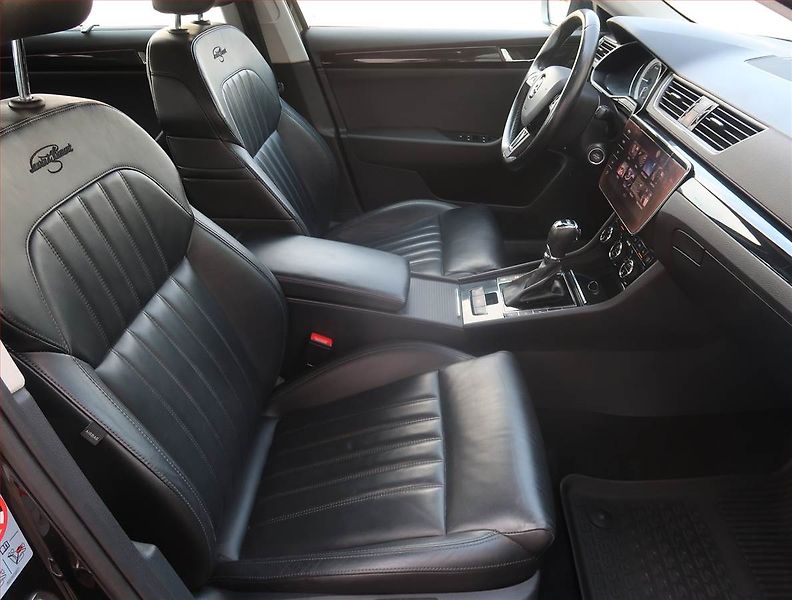 Škoda Superb (2017) Laurin&Klement 2.0 TDI 4x4 - fotka 9 z 30