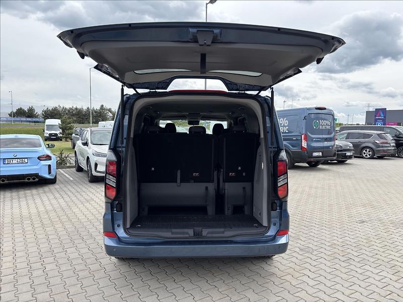 Ford Tourneo Custom 2,0 EcoBlue Titanium 125kW L1 - fotka 10 z 44
