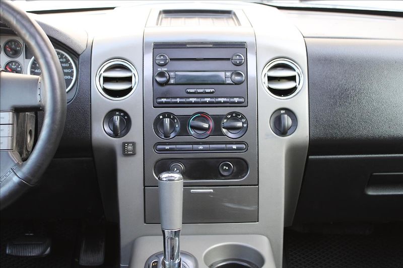 Ford F-150 5.4L V8 Triton 4x4/LPG/CZ - fotka 23 z 38