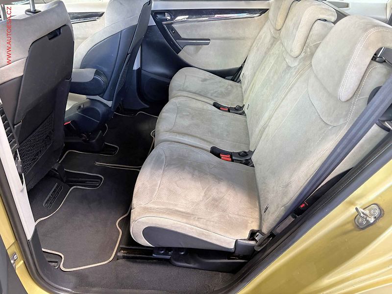 Citroën C4 Picasso (2007) 2.0 HDI 7míst, AT - fotka 10 z 17