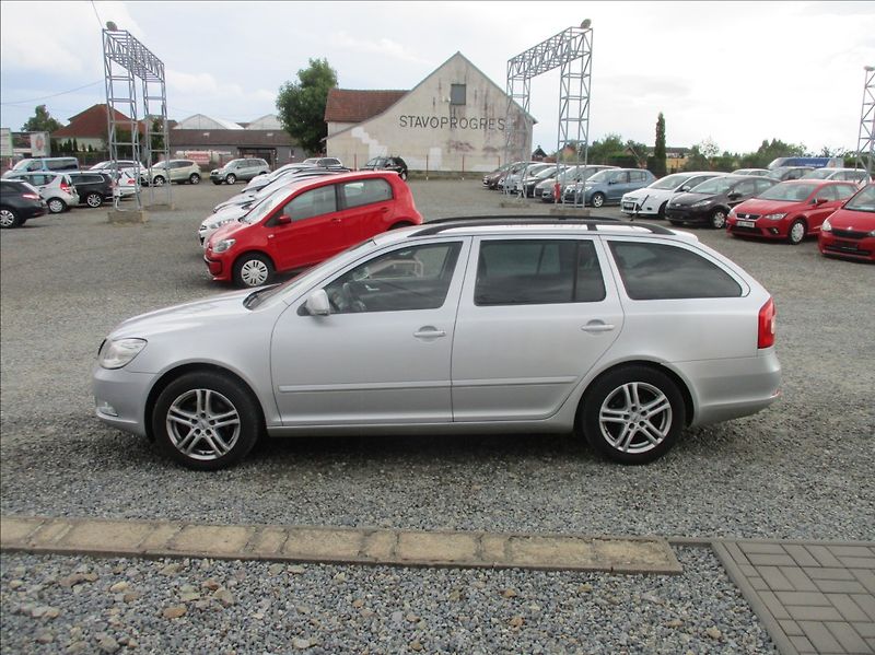 Škoda Octavia 1,6 TDI, aut. klima, servis - fotka 4 z 20