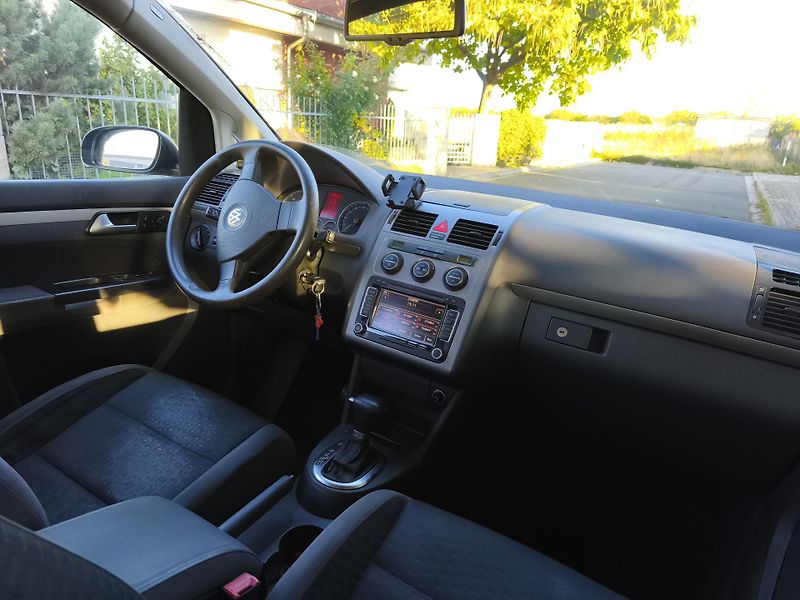 Volkswagen Touran (2008) 2.0 TDI-AUTOMAT.PŘEVODOVKA MÁ  - fotka 7 z 11