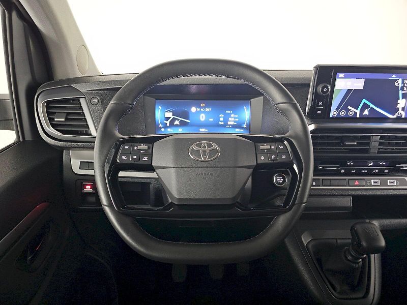 Toyota ProAce Verso (2025) 2.0D 106kW FAMILY WEBASTO 8S - fotka 8 z 29