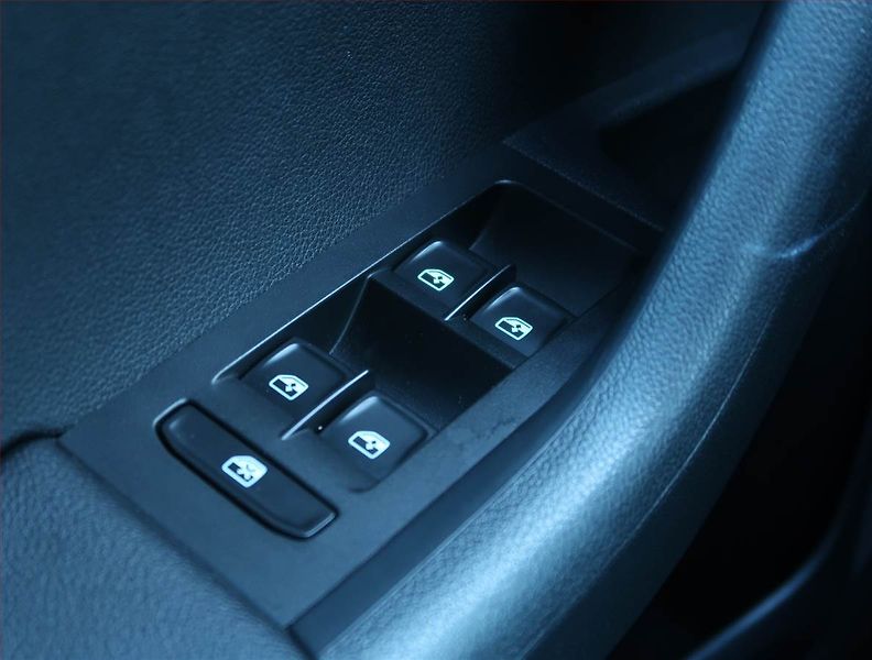 Škoda Octavia (2018) Style 1.4 TSI, Tempomat - fotka 15 z 21