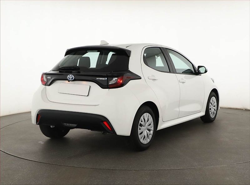 Toyota Yaris (2022) 1.5 VVT-i Hybrid, Automat - fotka 5 z 14