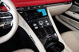 Aston Martin DB12 Volante - náhled 11