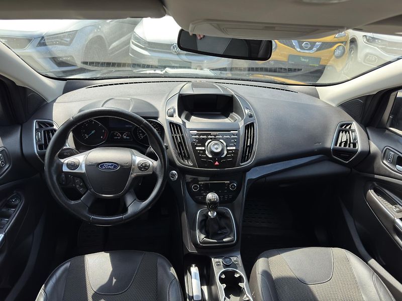 Ford Kuga - fotka 6 z 7